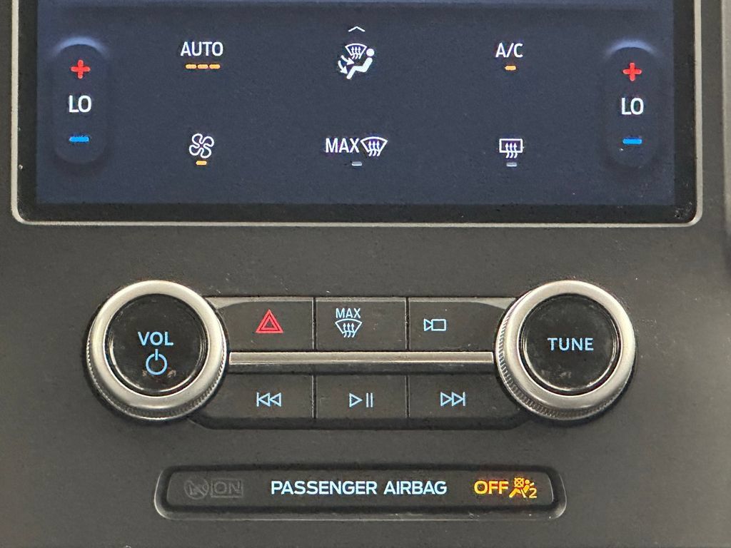 Used 2023 Ford Edge SE AWD/4WD image 23