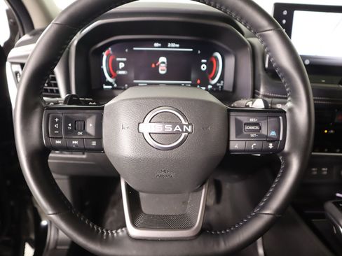 Used 2025 Nissan Rogue SL w/ SL Premium Package AWD/4WD image 3