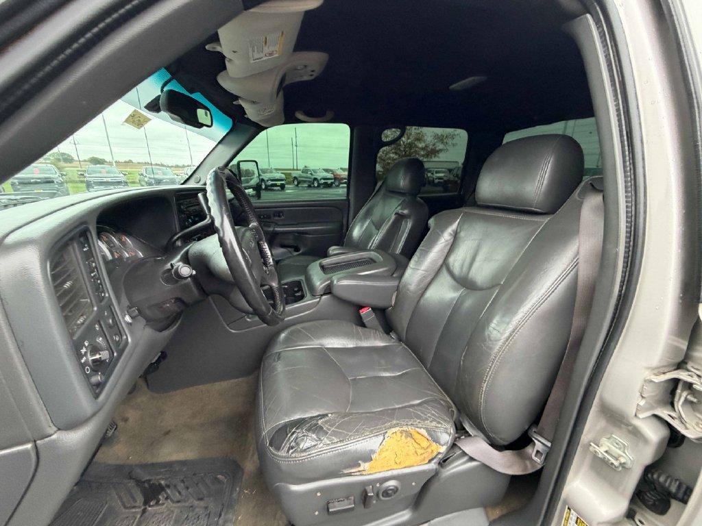 Used 2005 GMC Sierra 2500 SLT w/ Heavy-Duty Power Package AWD/4WD image 12