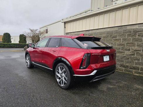 New 2026 Cadillac Optiq Luxury 1 image 5