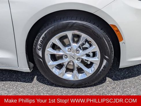 Certified 2021 Chrysler Pacifica Touring-L w/ Premium & Safety Sphere Group FWD image 10