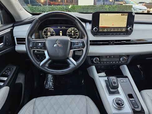 Used 2024 Mitsubishi Outlander SEL image 24