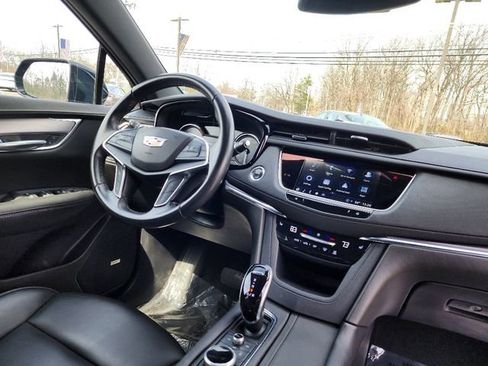 Used 2022 Cadillac XT5 Luxury w/ LPO, Floor Liner Package FWD image 13