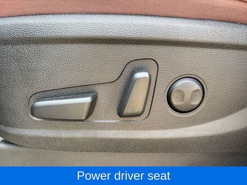 Used 2024 Kia Telluride EX w/ EX Captain's Chair Package AWD/4WD image 17
