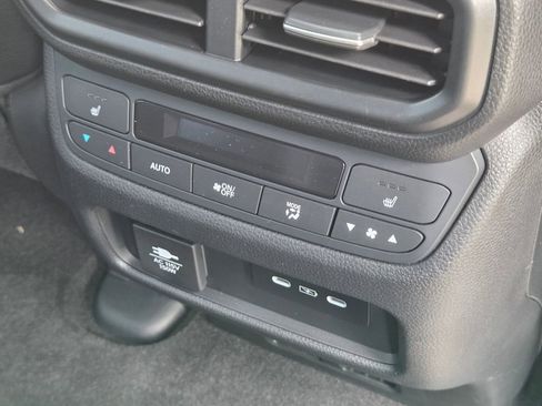 Used 2025 Honda Passport Black Edition image 34