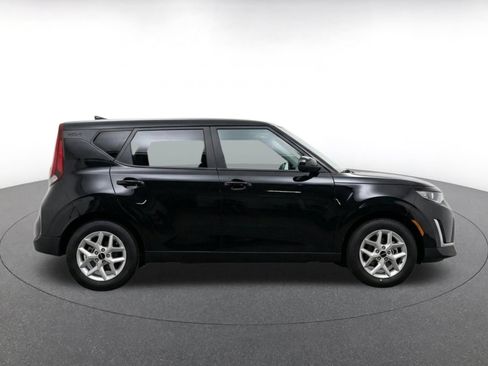 Used 2025 Kia Soul FWD image 10