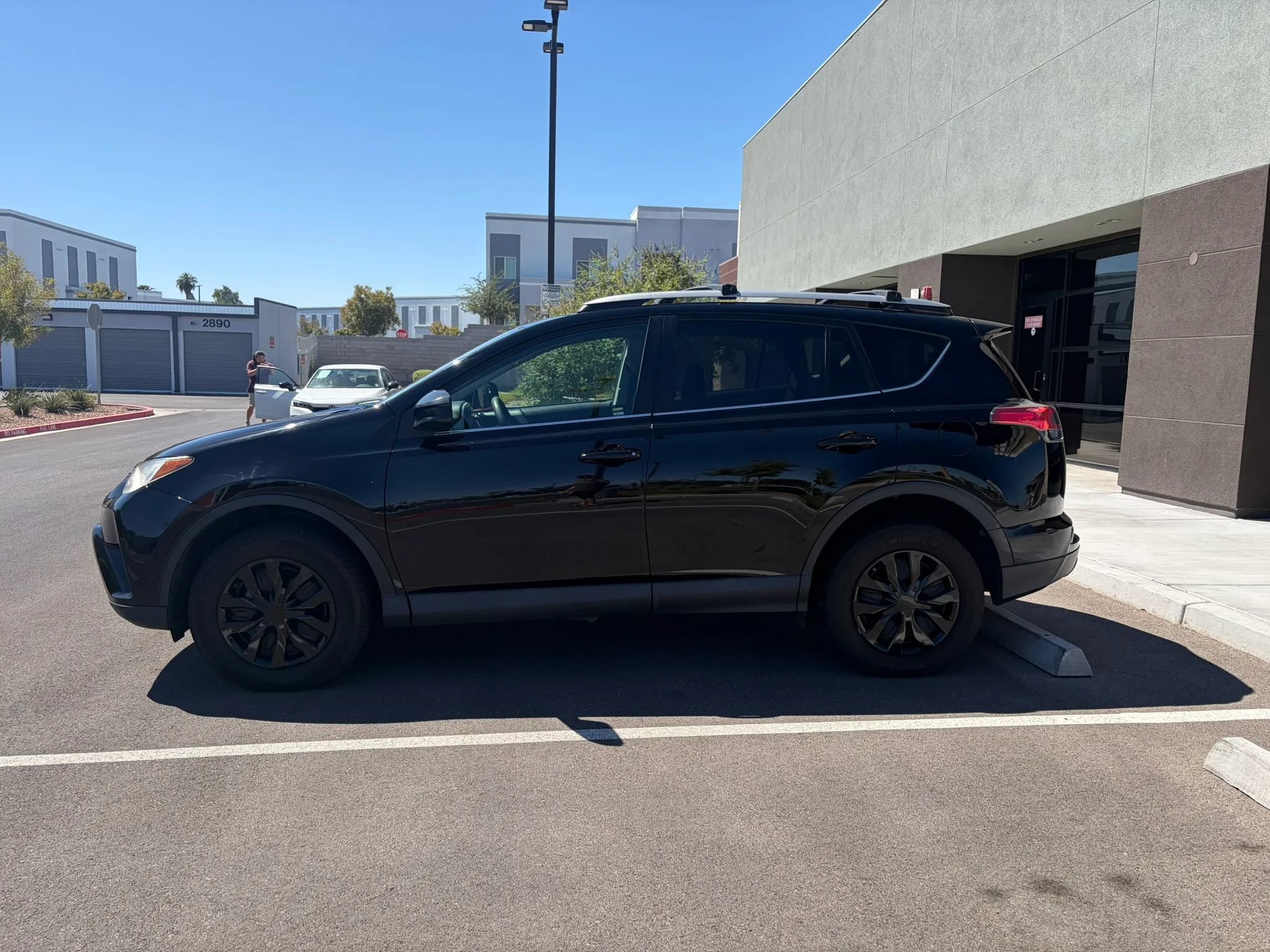 Used 2018 Toyota RAV4 LE w/ Carpet Mat Package FWD image 8