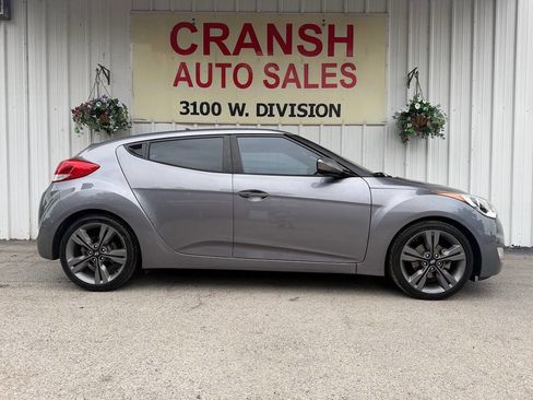 Used 2016 Hyundai Veloster w/ Option Group 03 FWD image 5