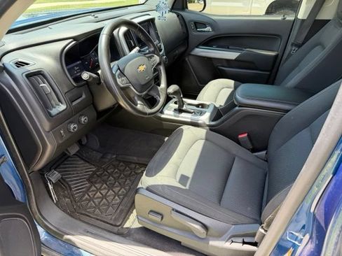 Used 2019 Chevrolet Colorado LT AWD/4WD image 17