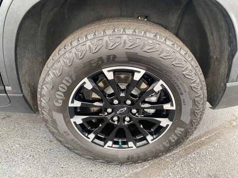 Used 2024 Chevrolet Traverse Z71 image 32