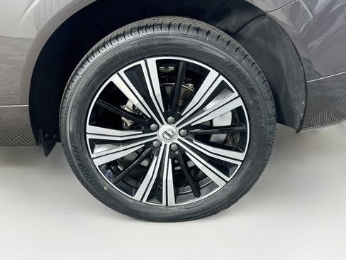 Used 2023 Volvo XC60 B5 Plus w/ Protection Package Premier FWD image 11