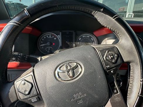 Used 2020 Toyota Tacoma TRD Off-Road w/ Exterior Package image 21