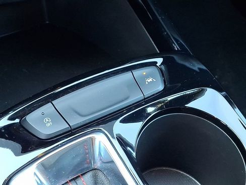 Used 2025 Chevrolet Trax RS w/ Driver Confidence Package image 23