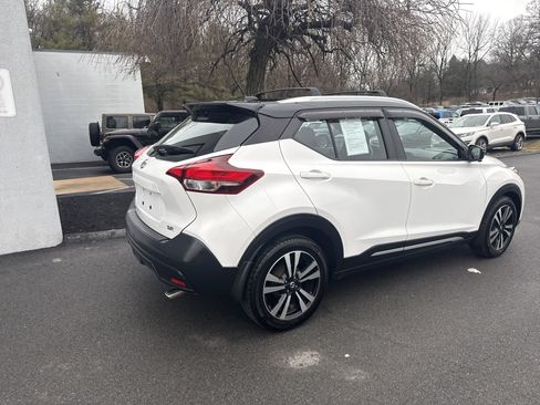 Used 2018 Nissan Kicks SR w/ Interior Electronics Package image 3