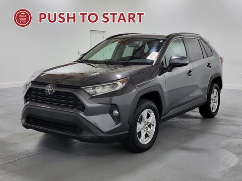 Used 2020 Toyota RAV4 XLE FWD image 4