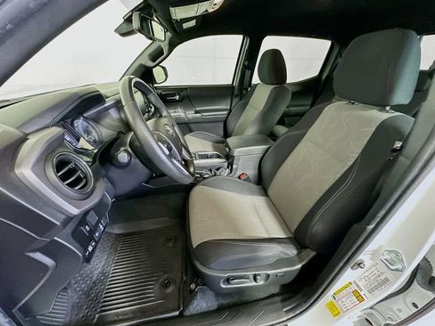 Certified 2022 Toyota Tacoma TRD Sport image 12