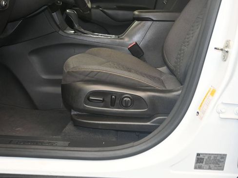 Used 2020 Chevrolet Equinox LT FWD image 21
