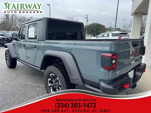 Used 2025 Jeep Gladiator Rubicon w/ Convenience Group AWD/4WD image 44