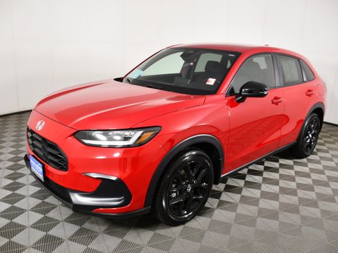 Certified 2025 Honda HR-V Sport image 10