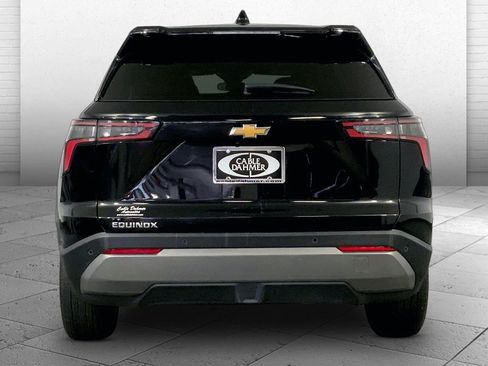 Used 2025 Chevrolet Equinox LT FWD image 3