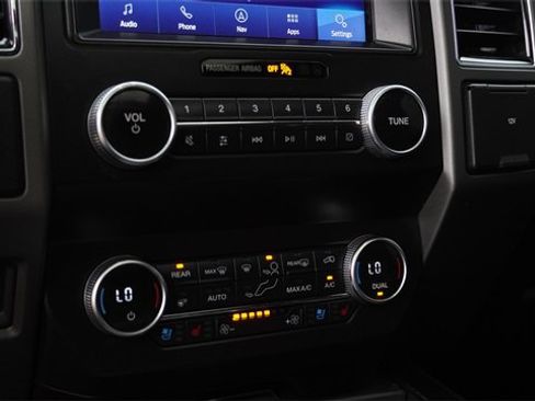 Used 2021 Ford Expedition Max XLT image 27