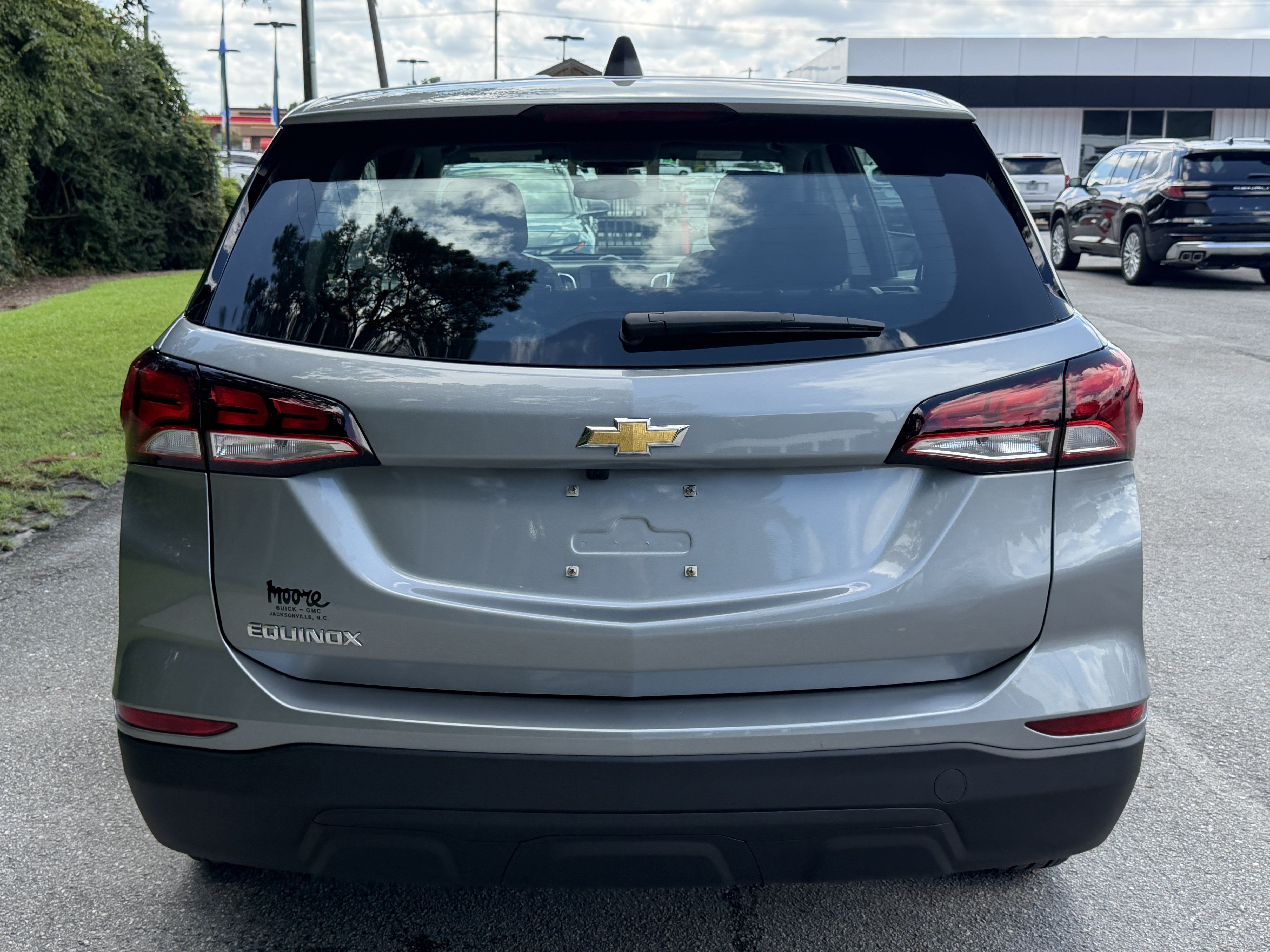 Used 2024 Chevrolet Equinox LS FWD image 9