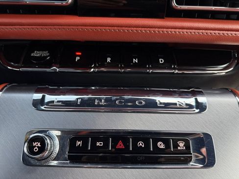 Used 2025 Lincoln Aviator Reserve AWD/4WD image 17
