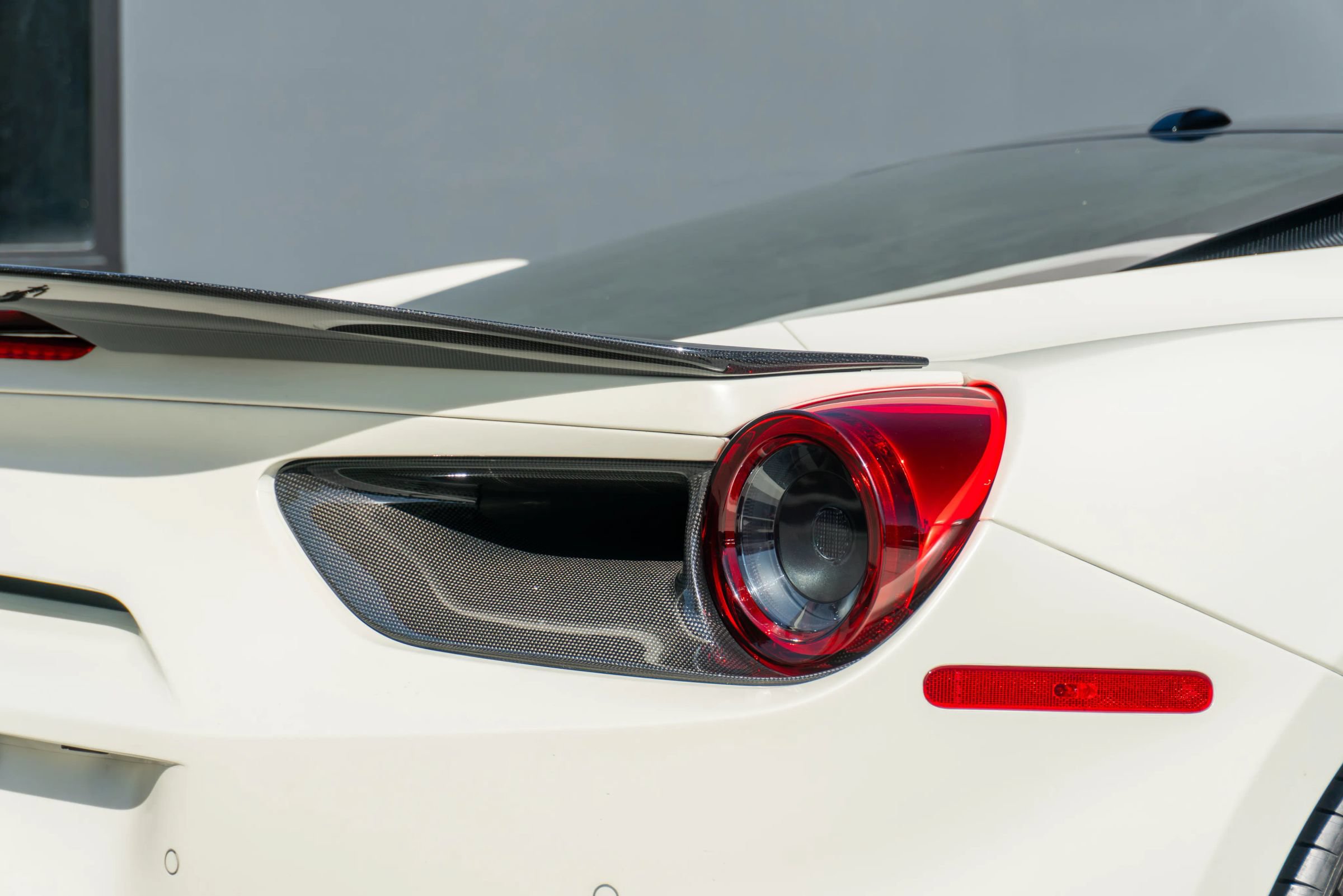 Used 2018 Ferrari 488 GTB RWD image 48