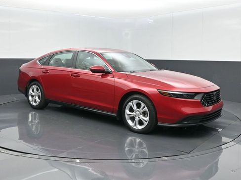 Used 2025 Honda Accord LX image 28