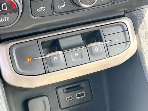 Used 2020 GMC Acadia Denali FWD image 17
