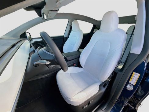 Used 2023 Tesla Model Y Long Range AWD/4WD image 11