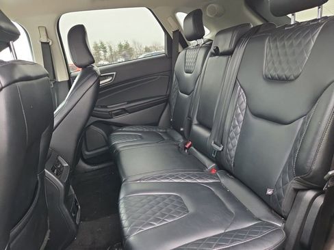 Used 2023 Ford Edge Titanium image 11