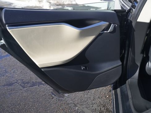 Used 2013 Tesla Model S Performance image 23