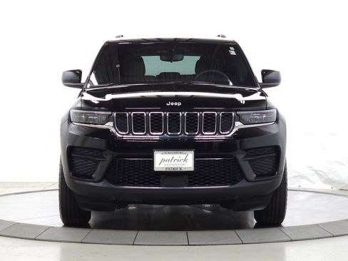 Used 2024 Jeep Grand Cherokee Laredo w/ Luxury Tech Group I image 2