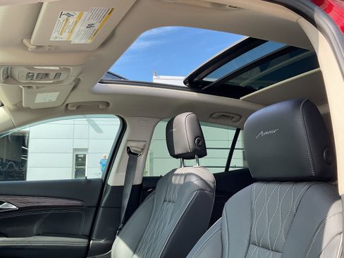 Certified 2023 Buick Envision Avenir image 6