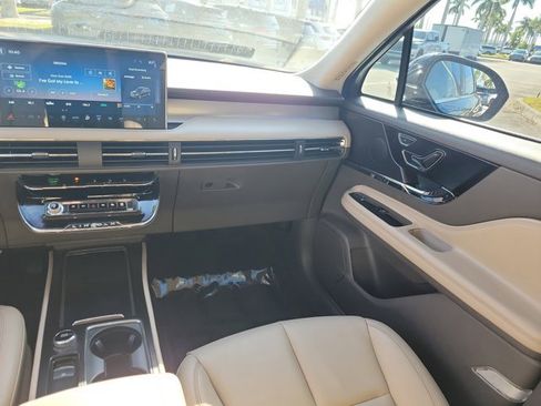 Certified 2023 Lincoln Corsair FWD image 21