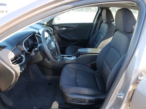 Used 2024 Chevrolet Malibu LT image 17