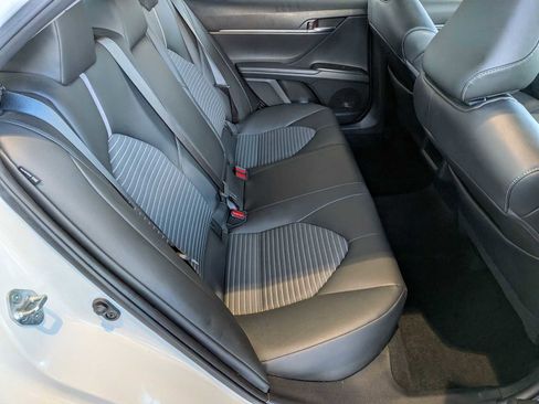 Used 2022 Toyota Camry SE w/ Cold Weather Package image 20