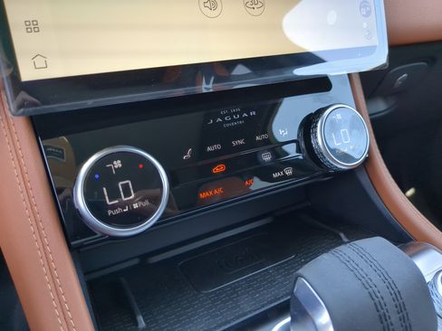 New 2026 Jaguar F-PACE R-Dynamic S image 23