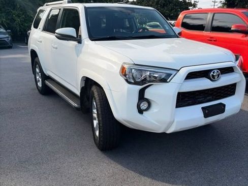 Used 2019 Toyota 4Runner SR5 Premium RWD image 2