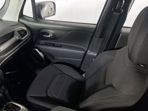 Used 2022 Jeep Renegade Latitude w/ Convenience Group image 23