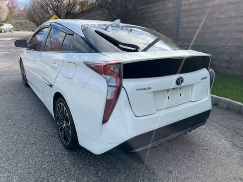 Used 2016 Toyota Prius Four w/ Advanced Technology Package image 6