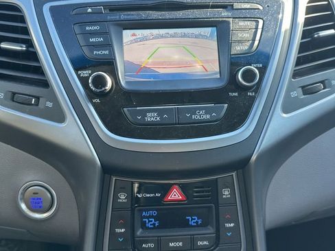 Used 2016 Hyundai Elantra Limited image 12