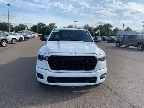 Used 2025 RAM 1500 Tradesman AWD/4WD image 2