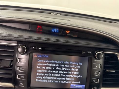 Used 2018 Toyota Highlander Limited Platinum image 39