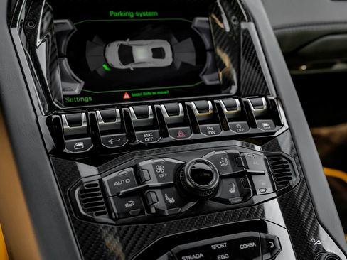 Used 2018 Lamborghini Aventador S AWD/4WD image 28
