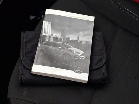 Used 2015 Ford Fiesta SE image 24