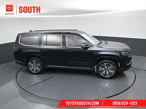 Used 2022 Jeep Grand Wagoneer Series III AWD/4WD image 54
