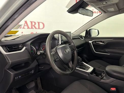 Used 2021 Toyota RAV4 XLE w/ Convenience Package FWD image 12