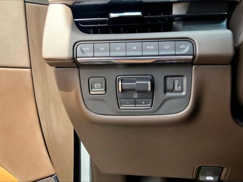 Used 2024 Cadillac Escalade Sport w/ LPO, ONYX Package AWD/4WD image 36